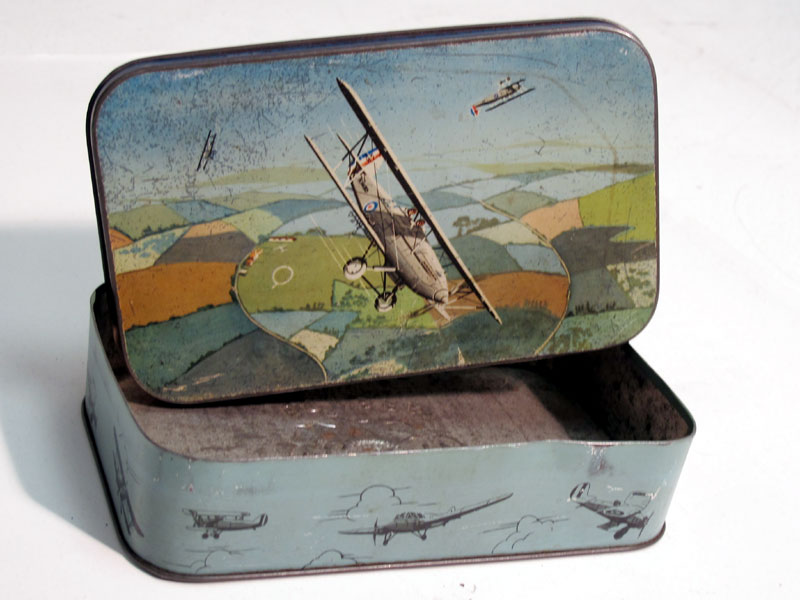 Lot 54 - A Pictorial Tin for 'Callard & Bowser' Toffees