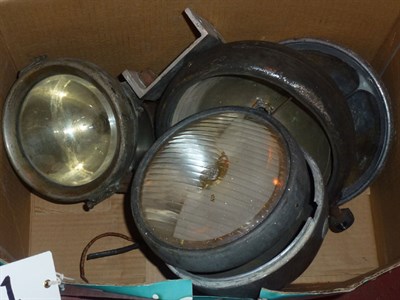 Lot 258 - A Quantity of Headlamps and Sidelamps