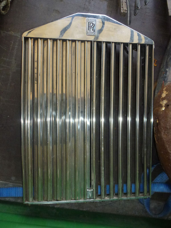 Lot 427 - A Rolls Royce Radiator and Shell