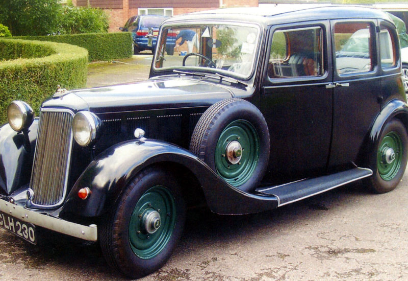 Lot 67 - 1935 Armstrong Siddeley 12hp Plus Saloon