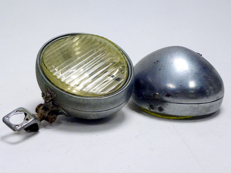 Lot 81 - A Pair of Oval Headlamps