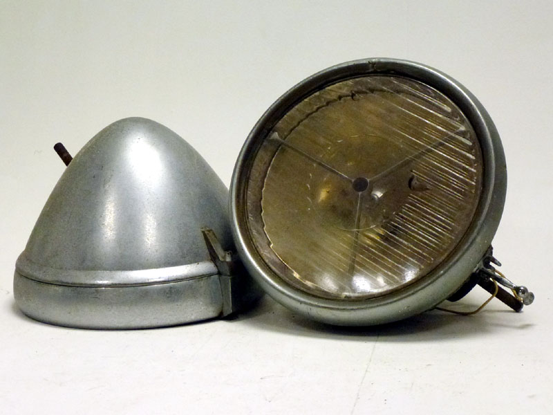 Lot 88 - A Pair of Lucas P100 'R' Headlamps
