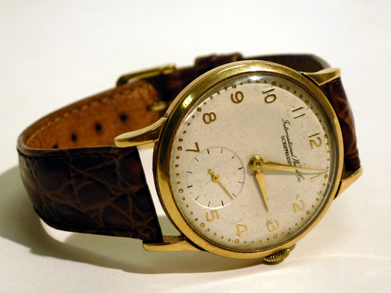 Lot 92 - A Solid 9Ct Gold Gents IWC Wristwatch