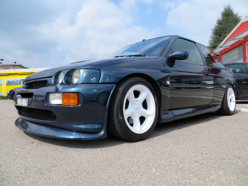 Lot 38 - 1996 Ford Escort RS Cosworth