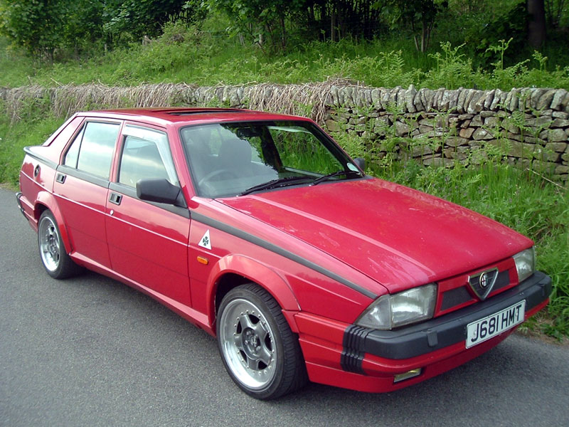Lot 33 - 1992 Alfa Romeo 75 3.0 V6 Cloverleaf