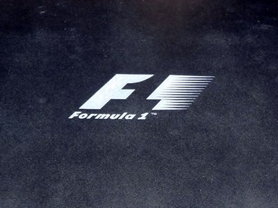 Lot 3 - Formula 1 Opus, Champions Edition