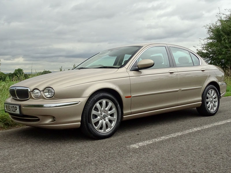 Lot 73 - 2001 Jaguar X-Type 2.5 SE
