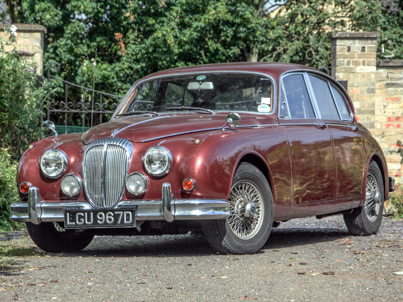 Lot 13 - 1965 Daimler V8-250