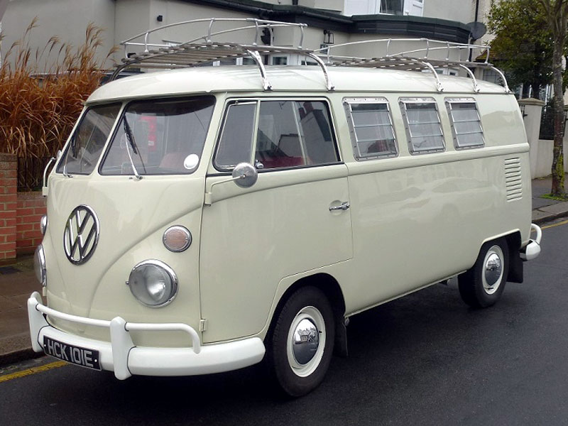 Lot 109 - 1967 Volkswagen Kombi Riviera Camper Van