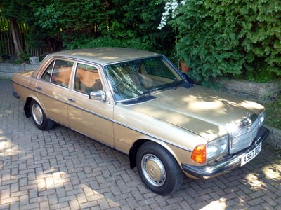 Lot 136 - 1984 Mercedes-Benz 200 Saloon