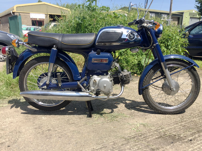 Lot 182 - 1970 Honda CD90Z