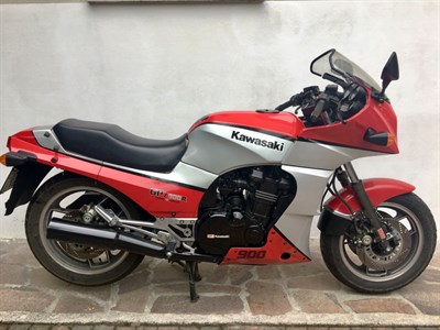 Lot 173 - 1984 Kawasaki GPZ900R
