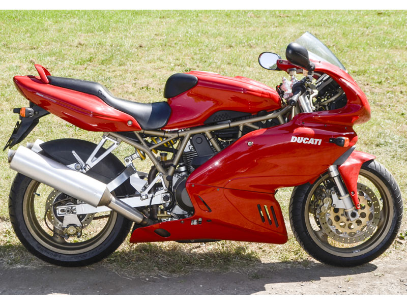 Lot 235 - 2002 Ducati 900 SS