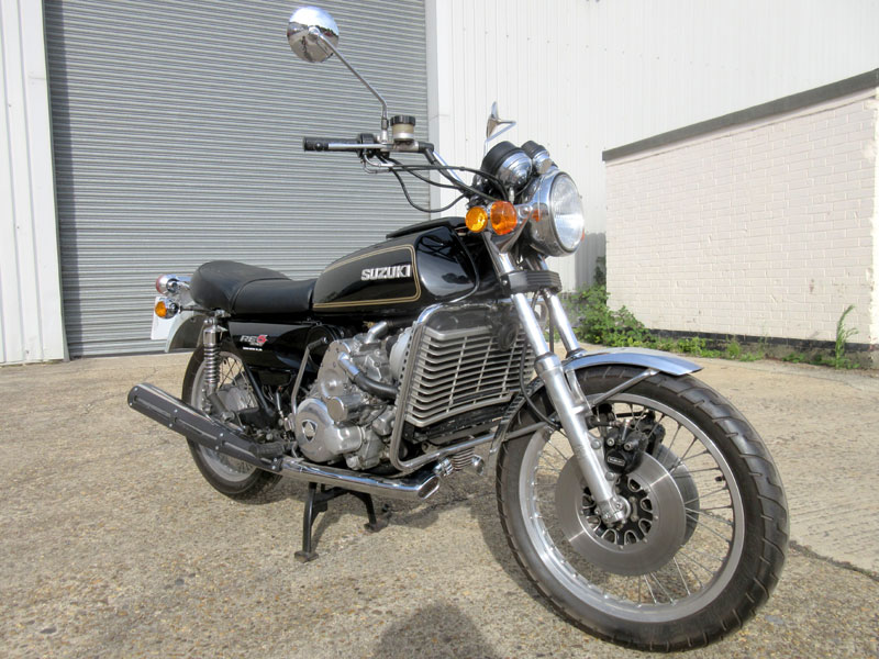 Lot 23 - 1976 Suzuki RE5