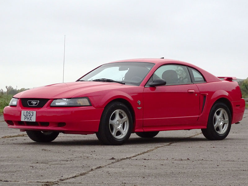 Lot 21 - 2004 Ford Mustang