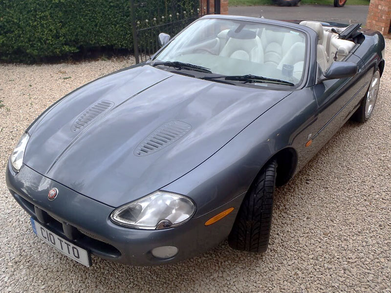 Lot 49 - 2001 Jaguar XKR Convertible