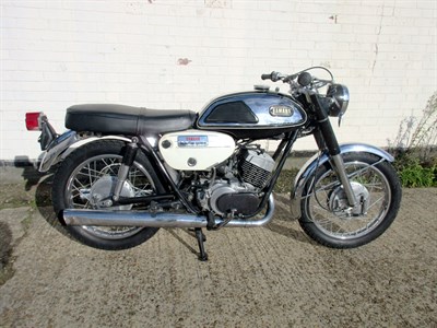 Lot 21 - 1967 Yamaha R1