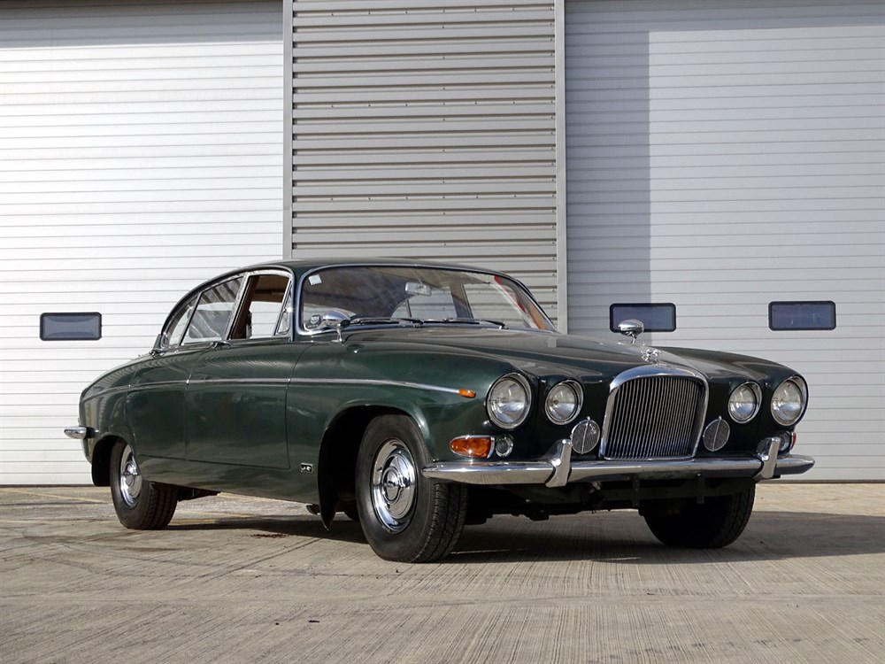 Lot 85 - 1961 Jaguar MK X