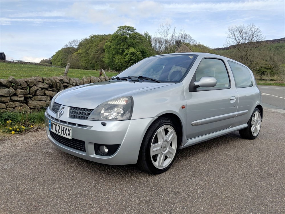 Lot 141 02 Renault Clio Sport 172