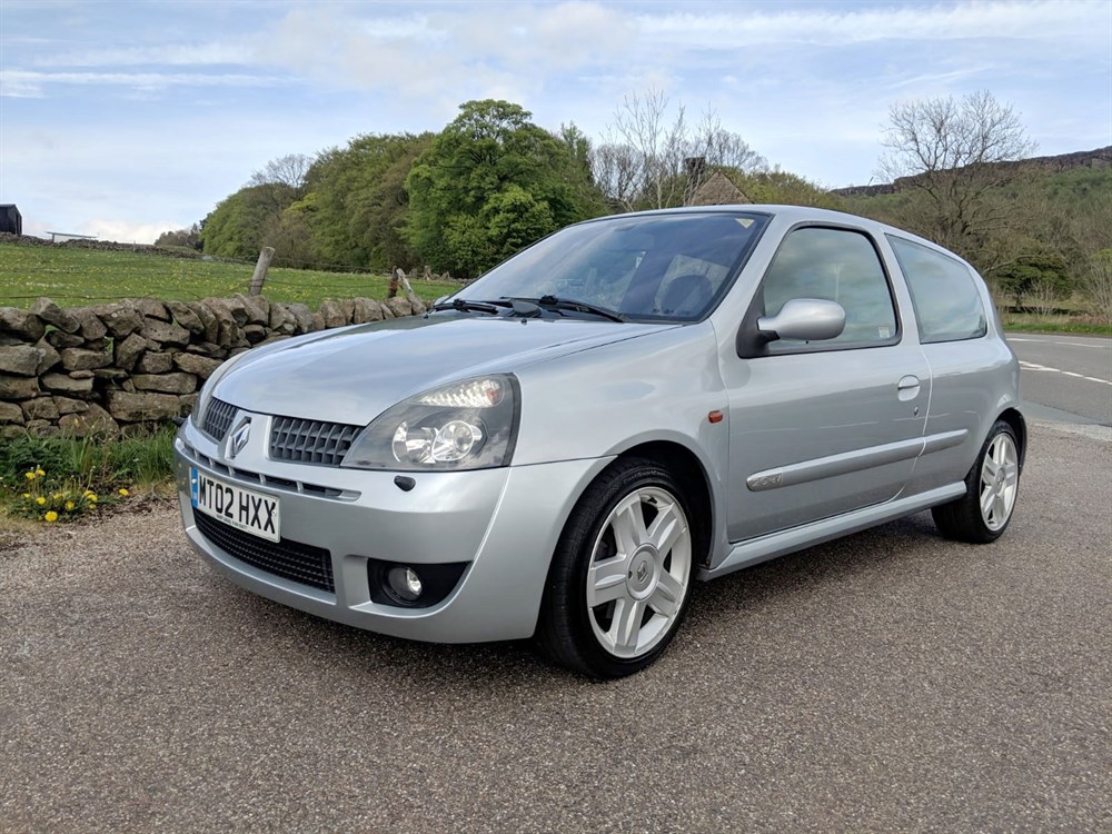 Lot 33 - 2002 Renault Clio Sport 172