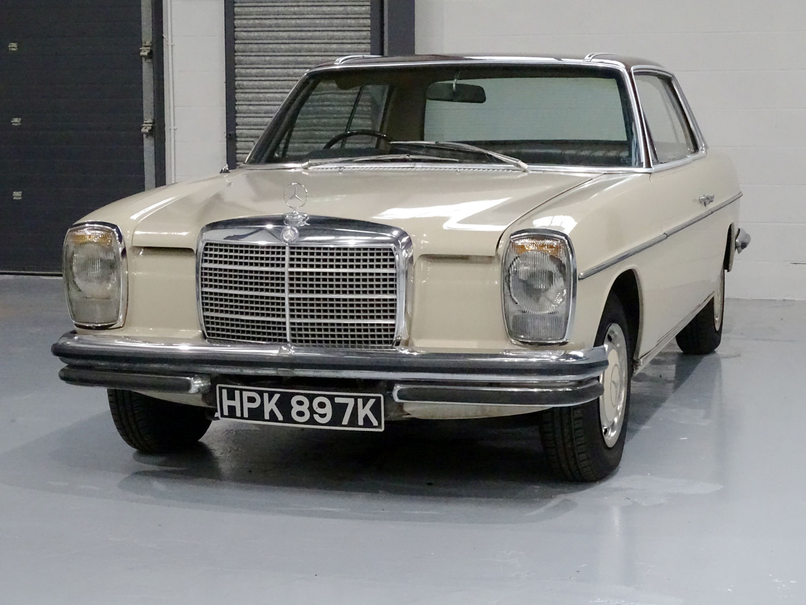 Lot 14 1971 Mercedes Benz 250 Ce