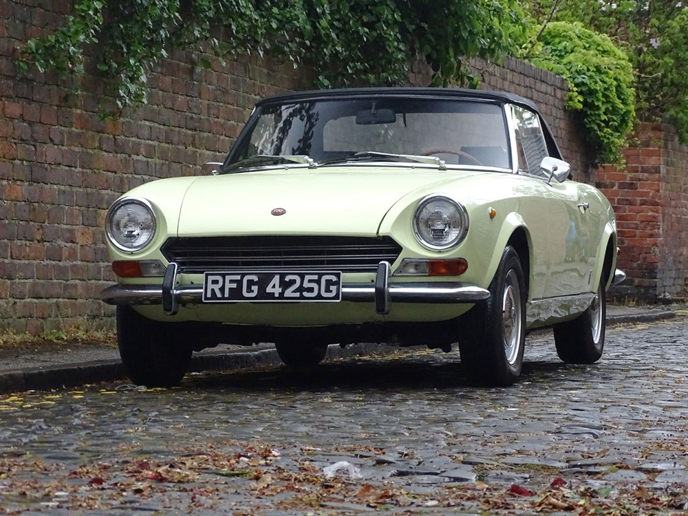 Lot 73 - 1969 Fiat 124 Spider