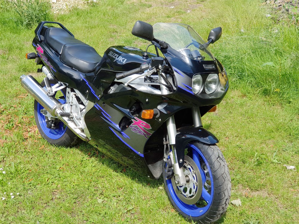 Lot 267 - 1994 Suzuki GSX-R1100 W