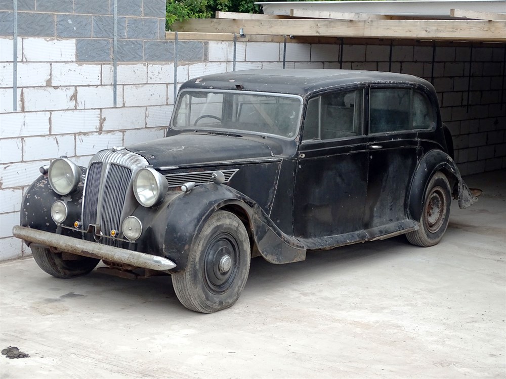 Lot 19 - 1947 Daimler DE27 Hooper Limousine