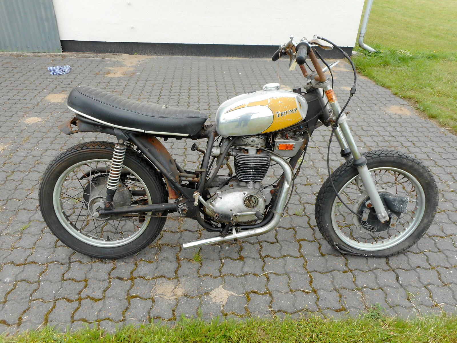 Lot 231 - 1973 BSA B50SS