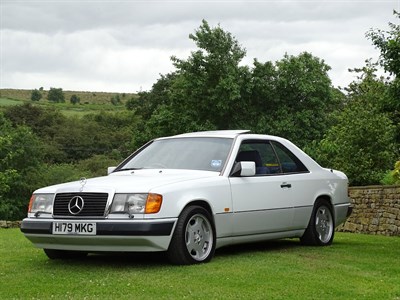 Lot 142 - 1990 Mercedes-Benz 300 CE