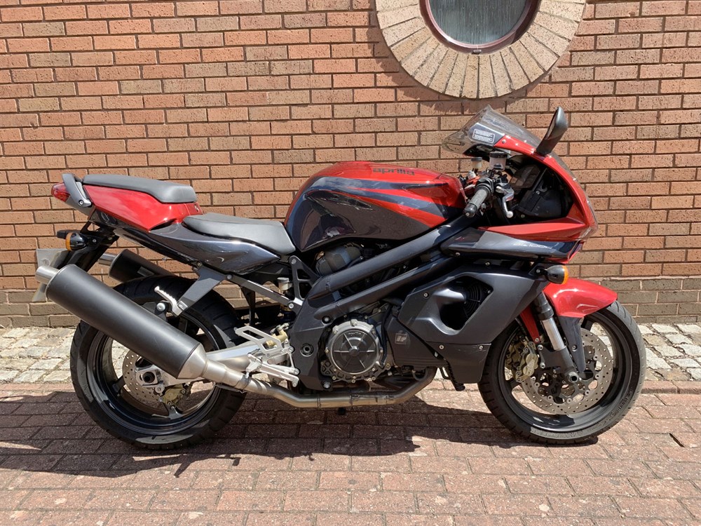 Lot 212 - 2005 Aprilia SL1000 Falco