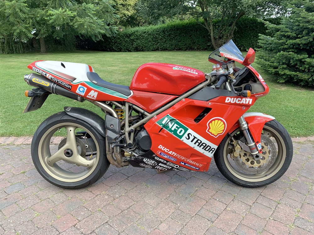 Lot 30 - 1995 Ducati 916 Biposto