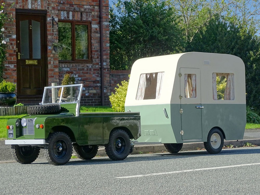 Lot 61 - 2012 Toylander Land Rover & Caravan