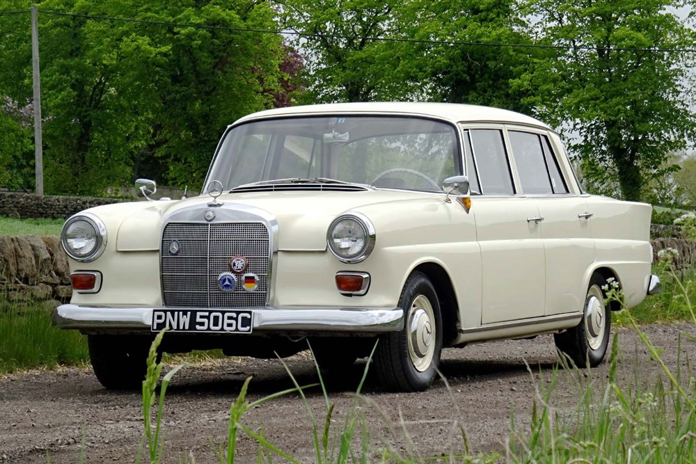Lot 14 - 1965 Mercedes-Benz 190 C