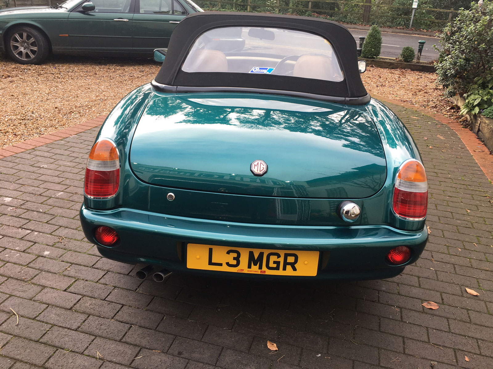 Lot 23 - 1993 MG R V8