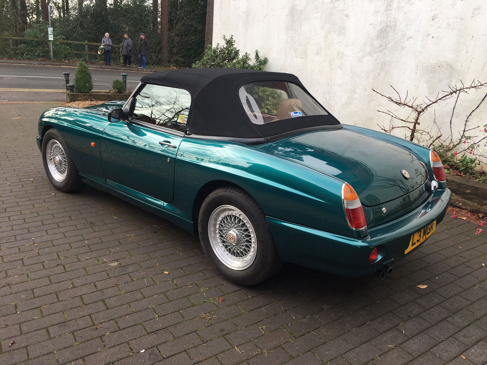Lot 23 - 1993 MG R V8