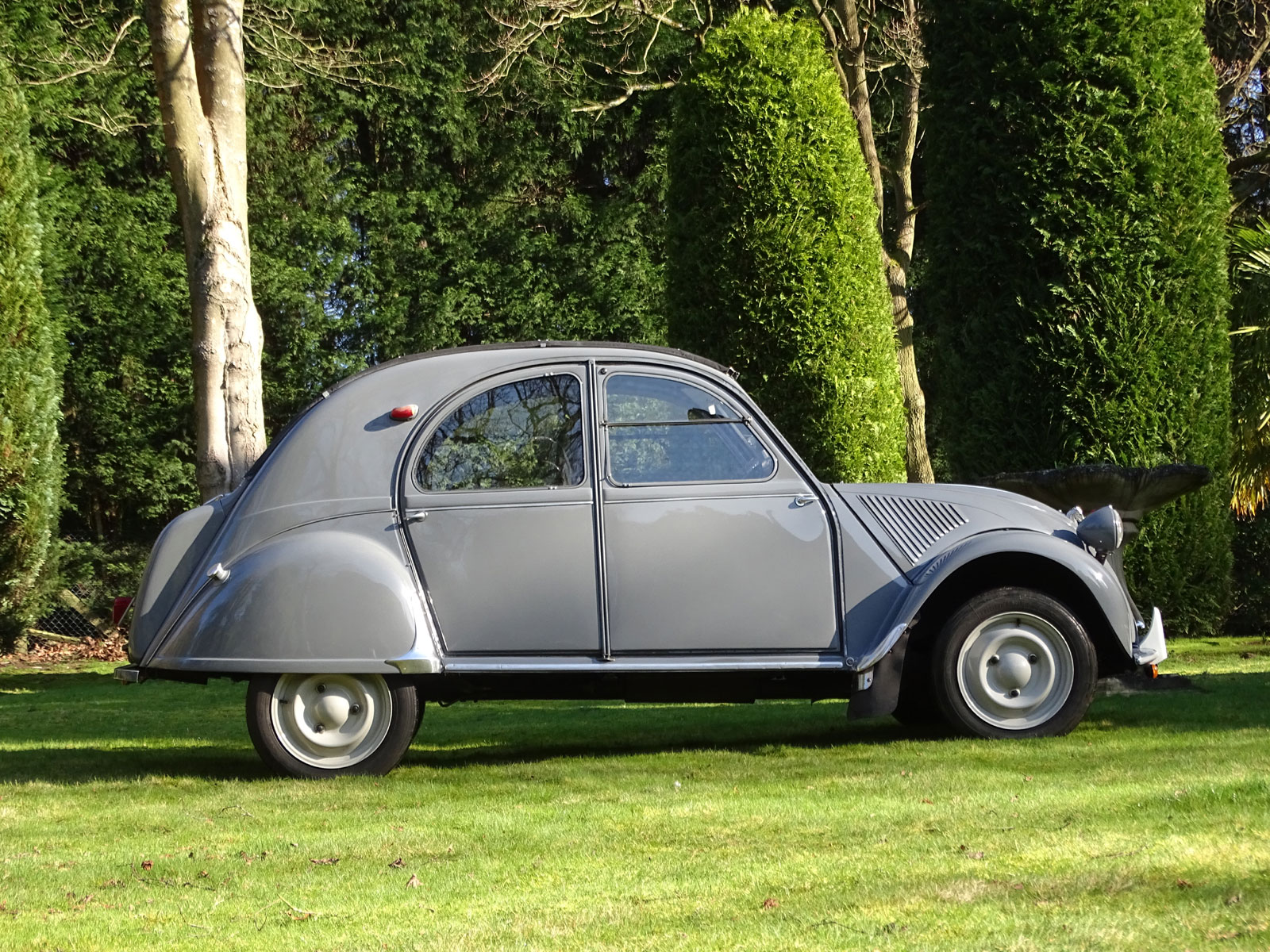 Lot 113 - 1961 Citroen 2CV AZLP