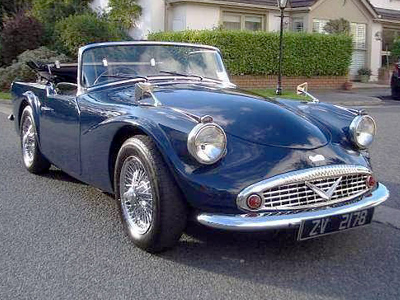 Lot 18 - 1962 Daimler SP250 Dart